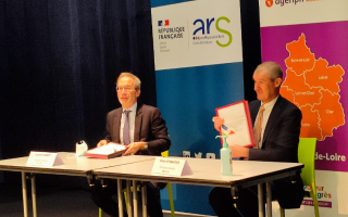 Signature de la convention Agefiph/ARS en présence de Laurent Habert directeur général de l'ARS CVL et Didier Eyssartier Directeur Général de l'Agefiph